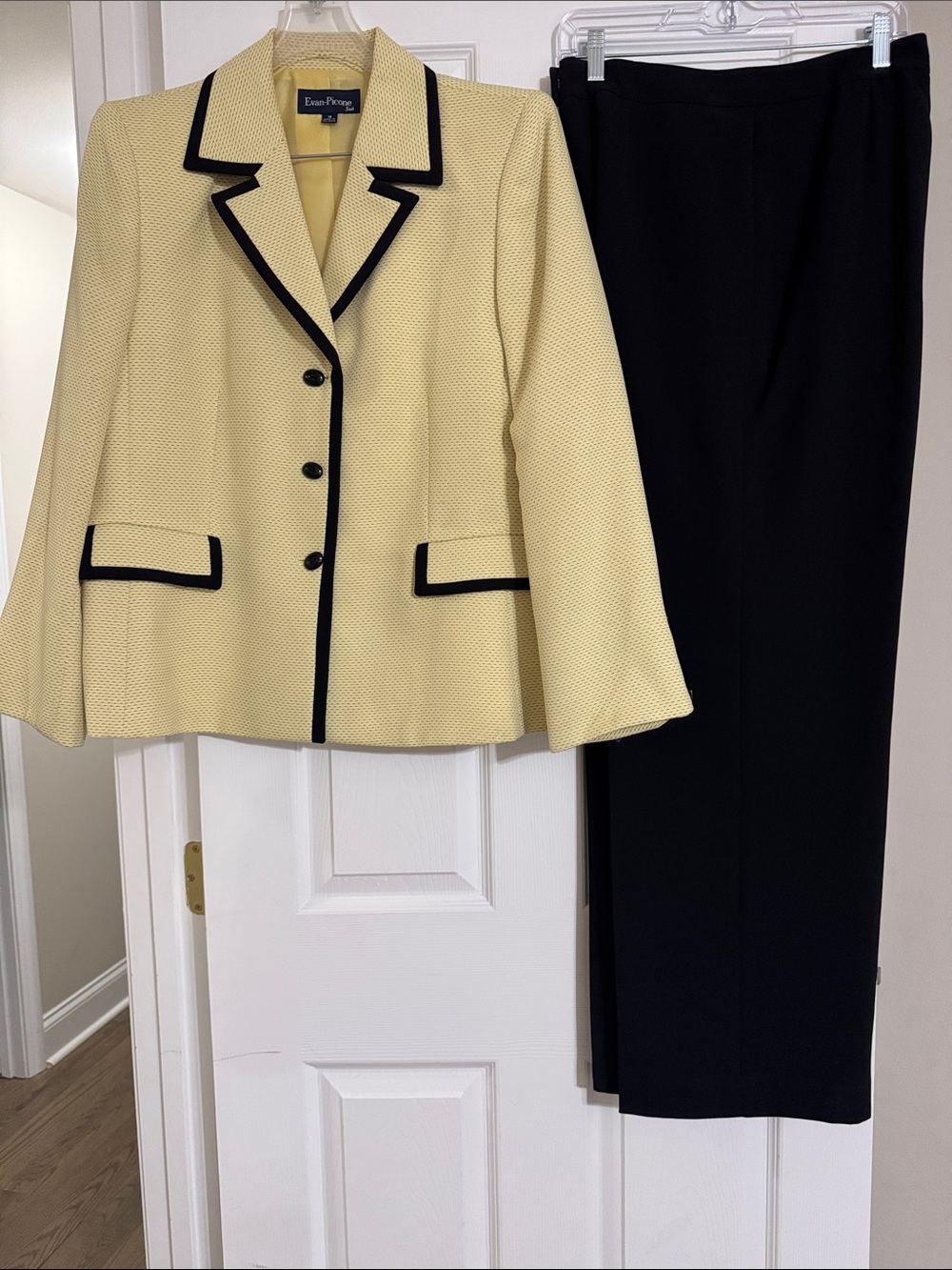 Evan Picone Pale Yellow Blazer with Black Trim